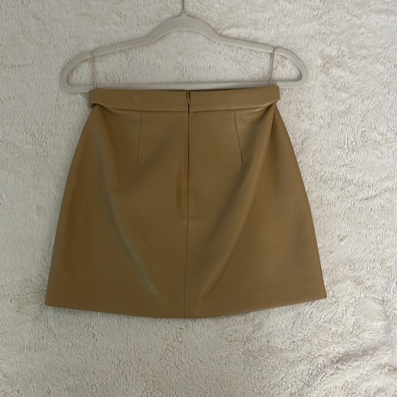 Aritzia Wilfred Patio Mini Skirt.  Aritzia -***Limited Edition***
Sandy Beige - Picture 10 of 16